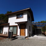 木造2階建て住宅の外観(ウッドデッキ付)